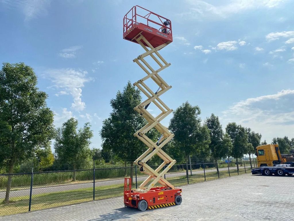 Teleskoparbeitsbühne du type Sonstige LGMG AS1212E 14 METER 320 KG GS-4047 ERT4769, Gebrauchtmaschine en Marknesse (Photo 10)