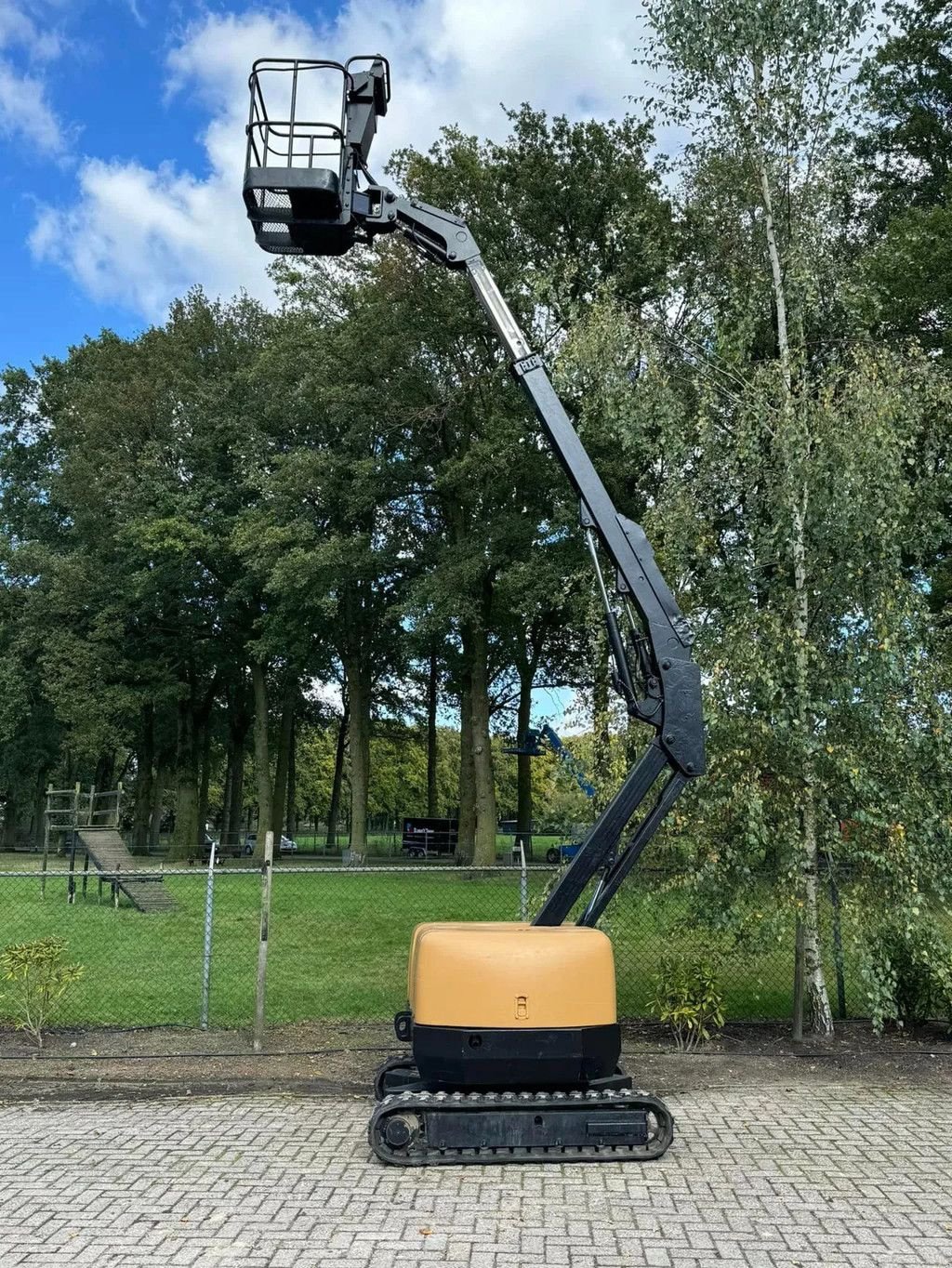 Teleskoparbeitsbühne van het type Sonstige Maeda Nagano NUL060 Rups Hoogwerker 1950KG, Gebrauchtmaschine in Harskamp (Foto 9)