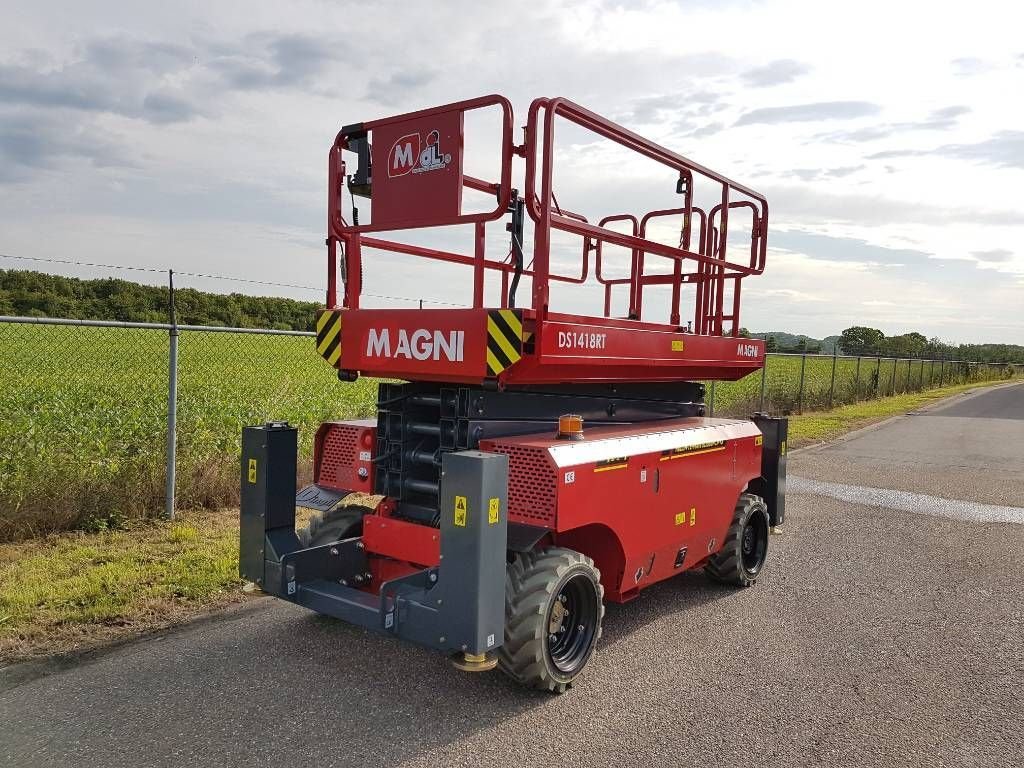 Teleskoparbeitsbühne des Typs Sonstige MAGNI DS 1418 RT, Neumaschine in Sittard (Bild 2)