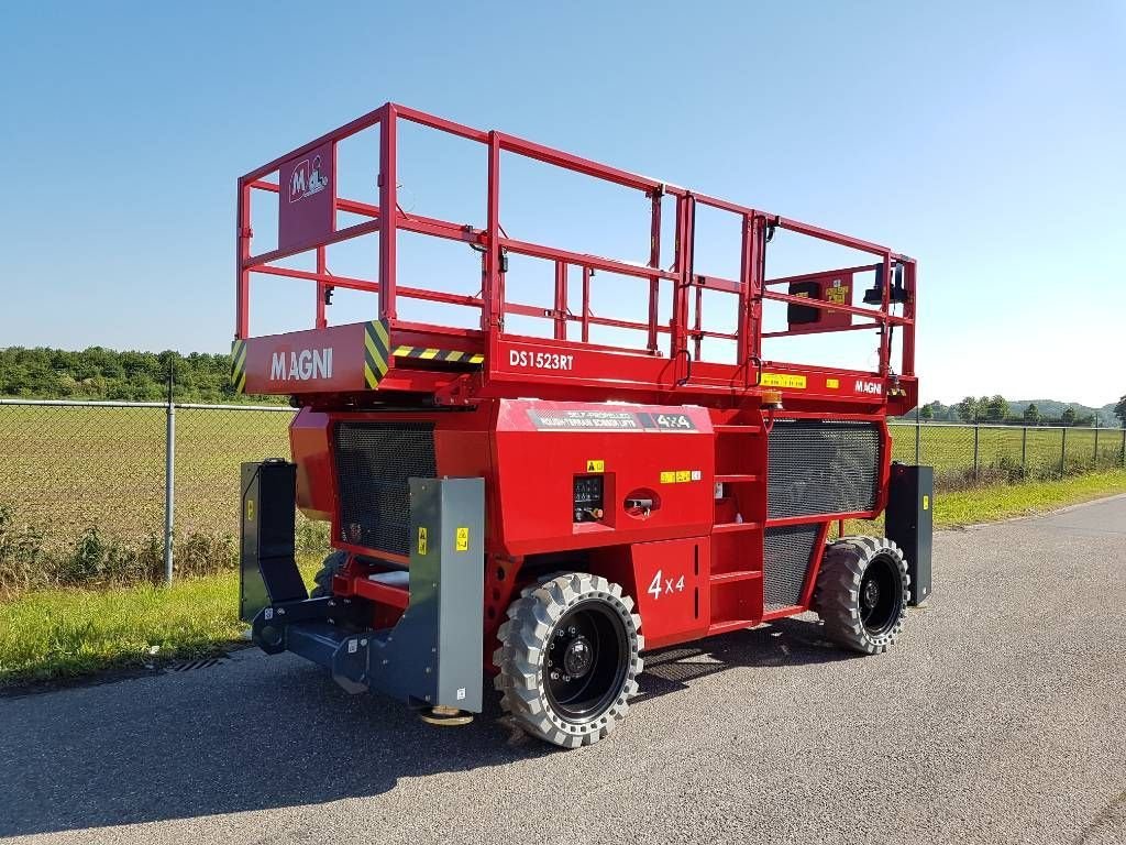 Teleskoparbeitsbühne des Typs Sonstige MAGNI DS 1523 RT, Neumaschine in Sittard (Bild 5)