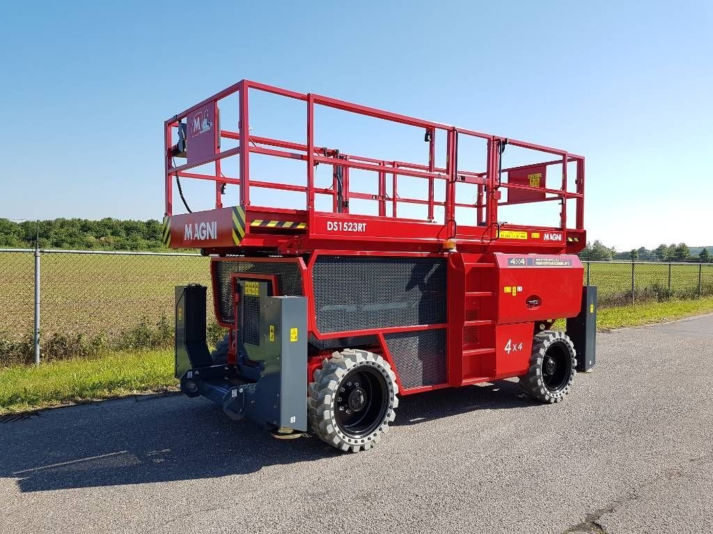 Teleskoparbeitsbühne des Typs Sonstige MAGNI DS 1523 RT, Neumaschine in Sittard (Bild 2)