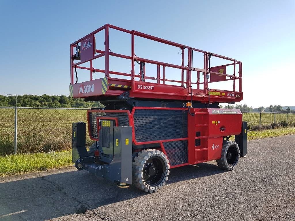 Teleskoparbeitsbühne van het type Sonstige MAGNI DS 1823 RT, Neumaschine in Sittard (Foto 2)