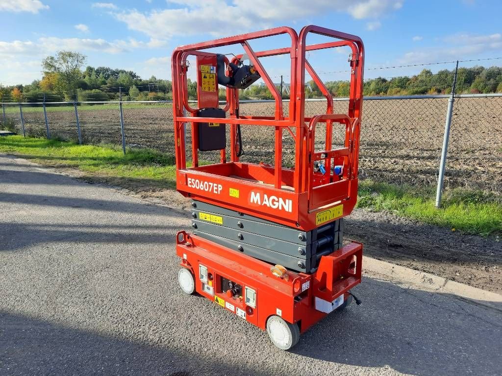 Teleskoparbeitsbühne del tipo Sonstige MAGNI ES 0607 EP ES0607EP, Neumaschine en Sittard (Imagen 2)