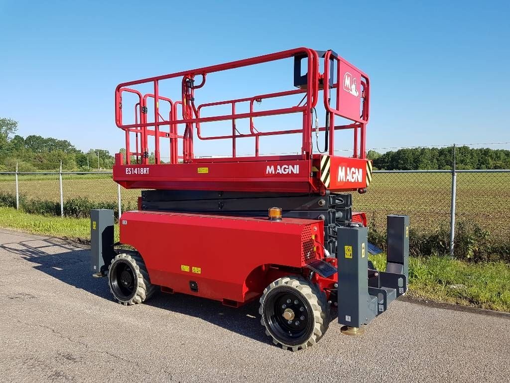 Teleskoparbeitsbühne du type Sonstige MAGNI ES 1418 RT, Neumaschine en Sittard (Photo 6)