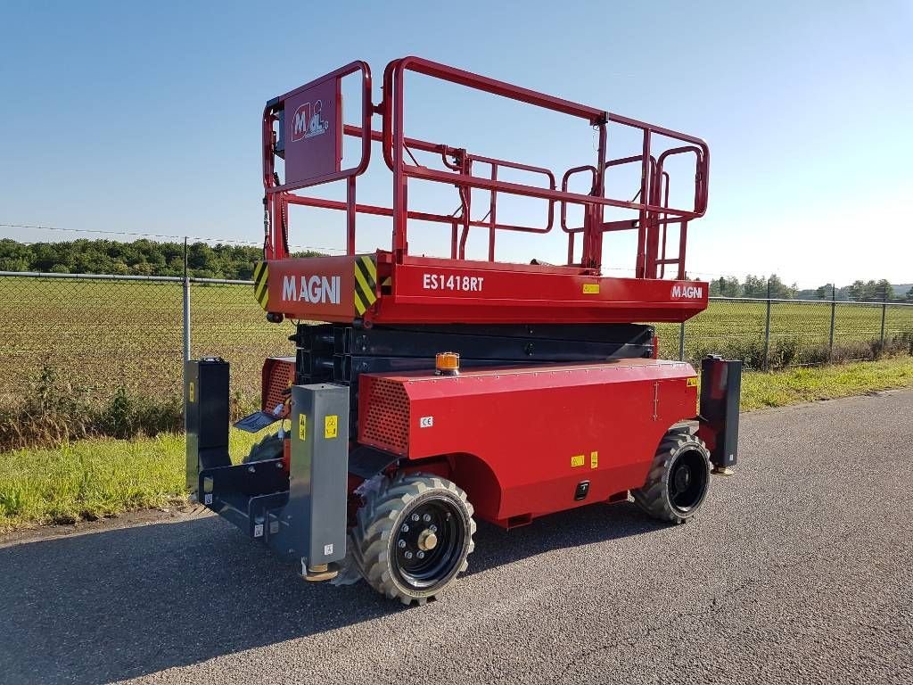 Teleskoparbeitsbühne Türe ait Sonstige MAGNI ES 1418 RT, Neumaschine içinde Sittard (resim 2)