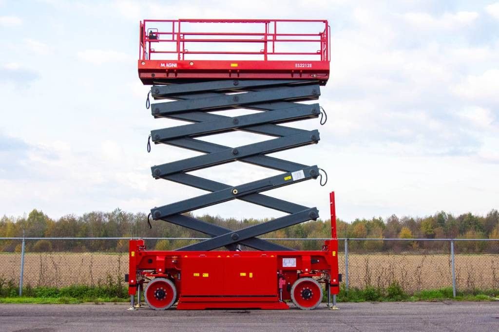 Teleskoparbeitsbühne des Typs Sonstige MAGNI ES 2212 E ES2212E, Gebrauchtmaschine in Sittard (Bild 5)