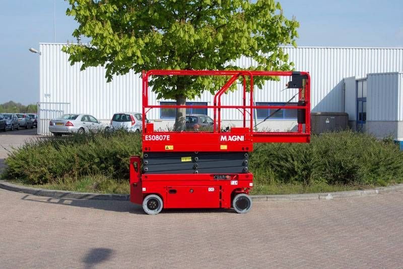 Teleskoparbeitsbühne van het type Sonstige MAGNI ES0807E, Neumaschine in Sittard (Foto 5)