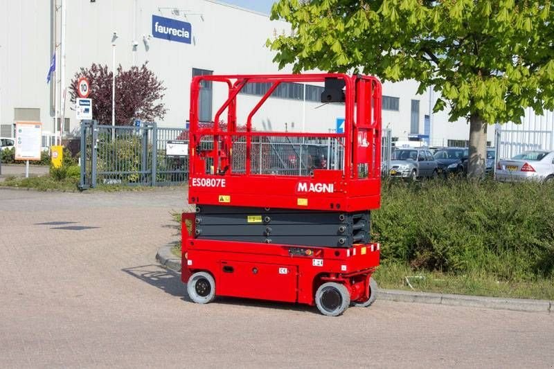 Teleskoparbeitsbühne van het type Sonstige MAGNI ES0807E, Neumaschine in Sittard (Foto 3)