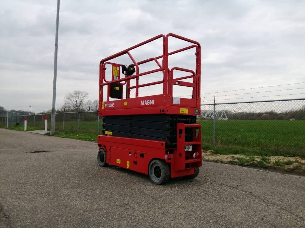 Teleskoparbeitsbühne van het type Sonstige MAGNI ES1008E, Gebrauchtmaschine in Sittard (Foto 5)