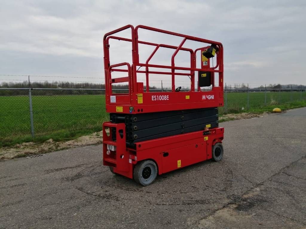 Teleskoparbeitsbühne van het type Sonstige MAGNI ES1008E, Gebrauchtmaschine in Sittard (Foto 2)