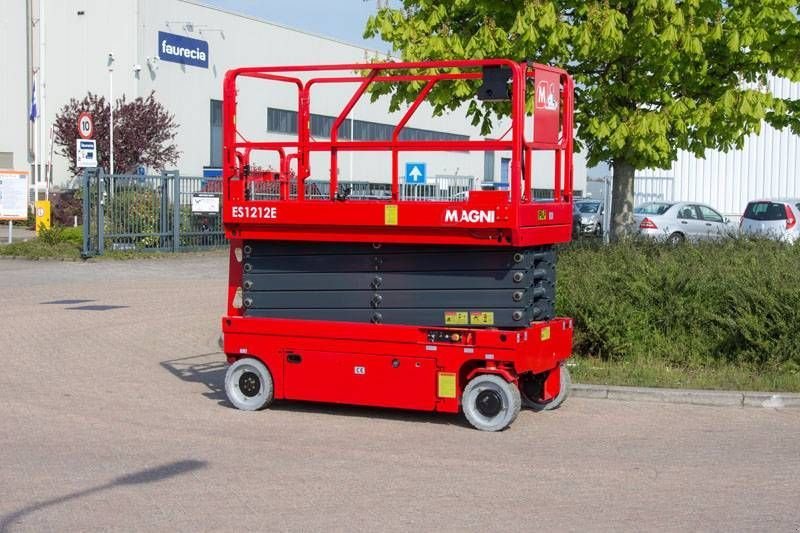 Teleskoparbeitsbühne van het type Sonstige MAGNI ES1212E, Neumaschine in Sittard (Foto 4)