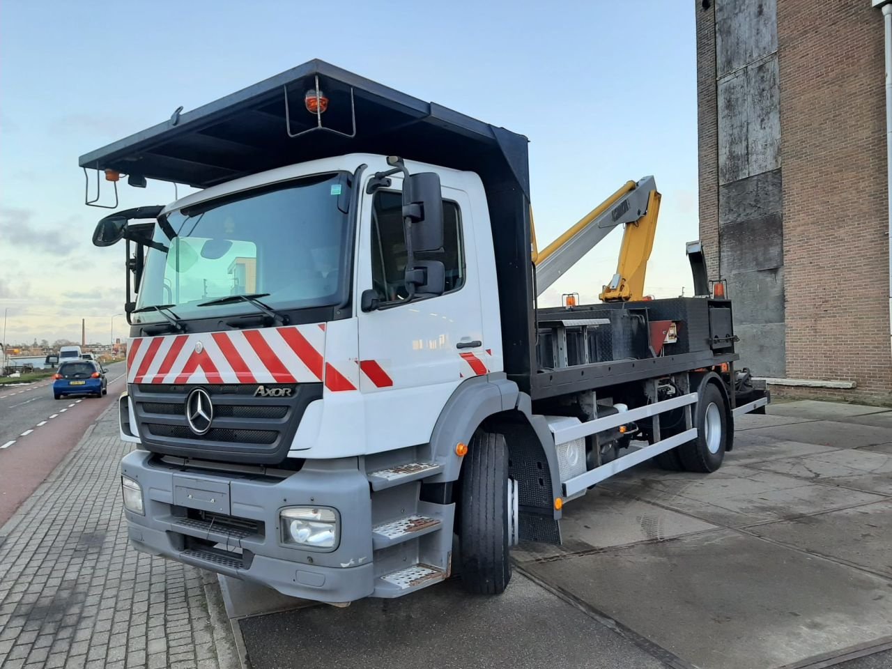 Teleskoparbeitsbühne tipa Sonstige Mercedes Benz axor 1929, Gebrauchtmaschine u zwanenburg (Slika 1)