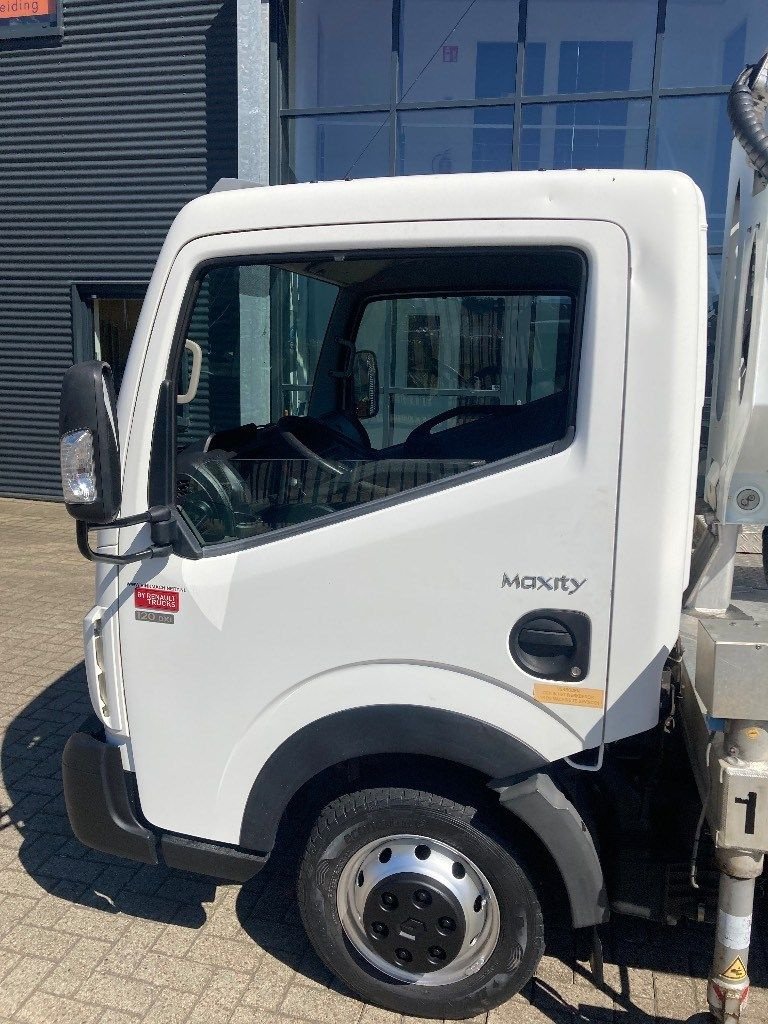 Teleskoparbeitsbühne van het type Sonstige Multitel MX0210 op Renault Maxity 120.35, Gebrauchtmaschine in WIJCHEN (Foto 11)