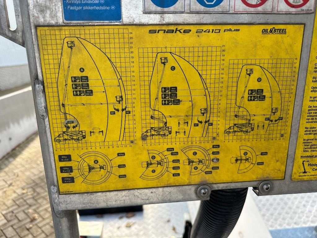 Teleskoparbeitsbühne van het type Sonstige Oil & Steel Snake 2413 Plus, Gebrauchtmaschine in WIJCHEN (Foto 4)