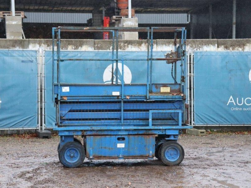 Teleskoparbeitsbühne typu Sonstige SCISSOR Lift, Gebrauchtmaschine v Antwerpen (Obrázok 1)