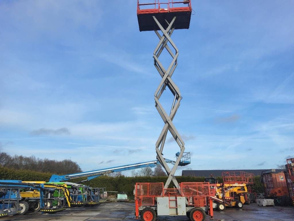 Teleskoparbeitsbühne du type Sonstige Sky Jack SJ 8841 schaarhoogwerker 4x4 14.5m hoogwerker, Gebrauchtmaschine en Hooge mierde (Photo 4)