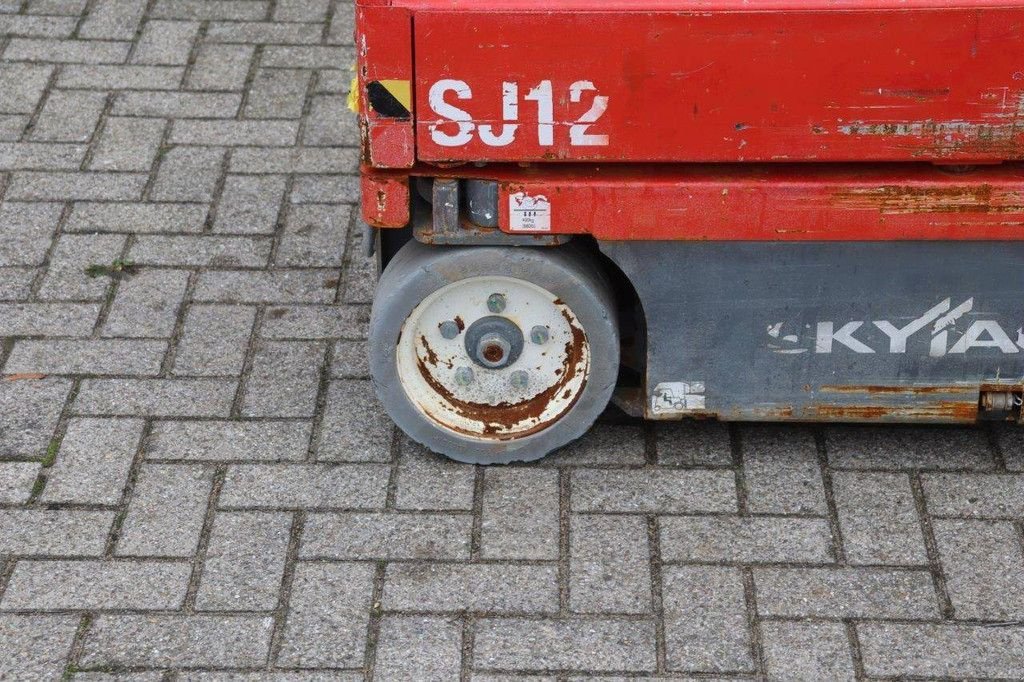 Teleskoparbeitsbühne van het type Sonstige Sky Jack SJ12, Gebrauchtmaschine in Antwerpen (Foto 10)