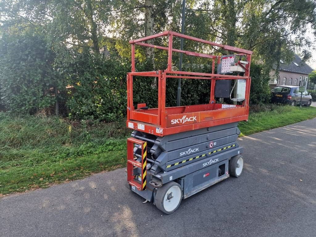 Teleskoparbeitsbühne des Typs Sonstige Sky Jack sj3226 elektrische schaarlift schaar hoogwerker, Gebrauchtmaschine in Hooge mierde (Bild 3)