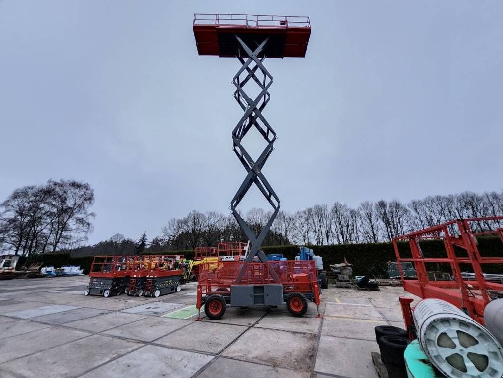 Teleskoparbeitsbühne des Typs Sonstige Sky Jack SJ9250 4x4 diesel schaarhoogwerker 17m hoogwerker, Gebrauchtmaschine in Hooge mierde (Bild 5)