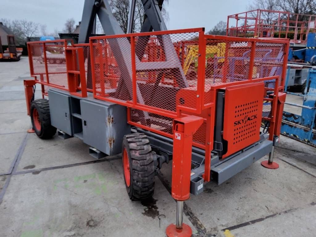 Teleskoparbeitsbühne des Typs Sonstige Sky Jack SJ9250 4x4 diesel schaarhoogwerker 17m hoogwerker, Gebrauchtmaschine in Hooge mierde (Bild 4)