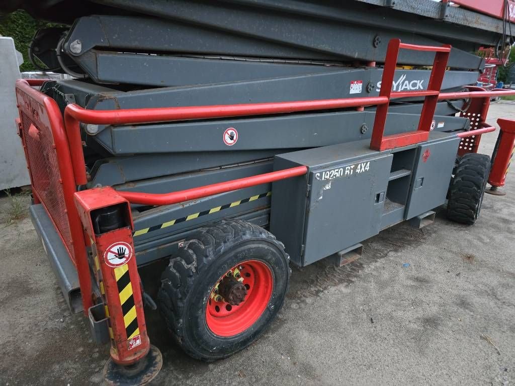 Teleskoparbeitsbühne des Typs Sonstige Sky Jack SJ9250 4x4 diesel schaarhoogwerker schaarlift, Gebrauchtmaschine in Hooge mierde (Bild 8)