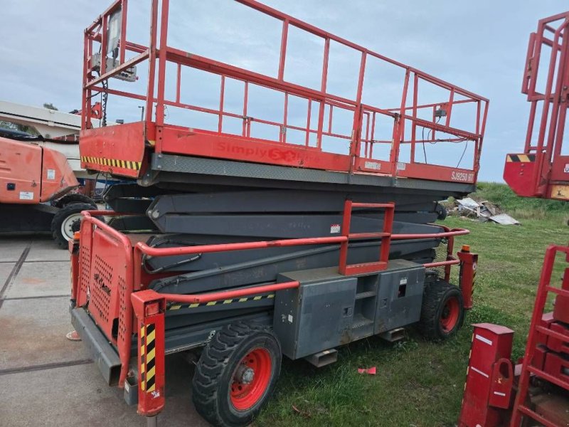 Teleskoparbeitsbühne del tipo Sonstige Sky Jack SJ9250 RT 4x4 diesel scissorlift schaarhoogwerker, Gebrauchtmaschine In Hooge mierde (Immagine 1)