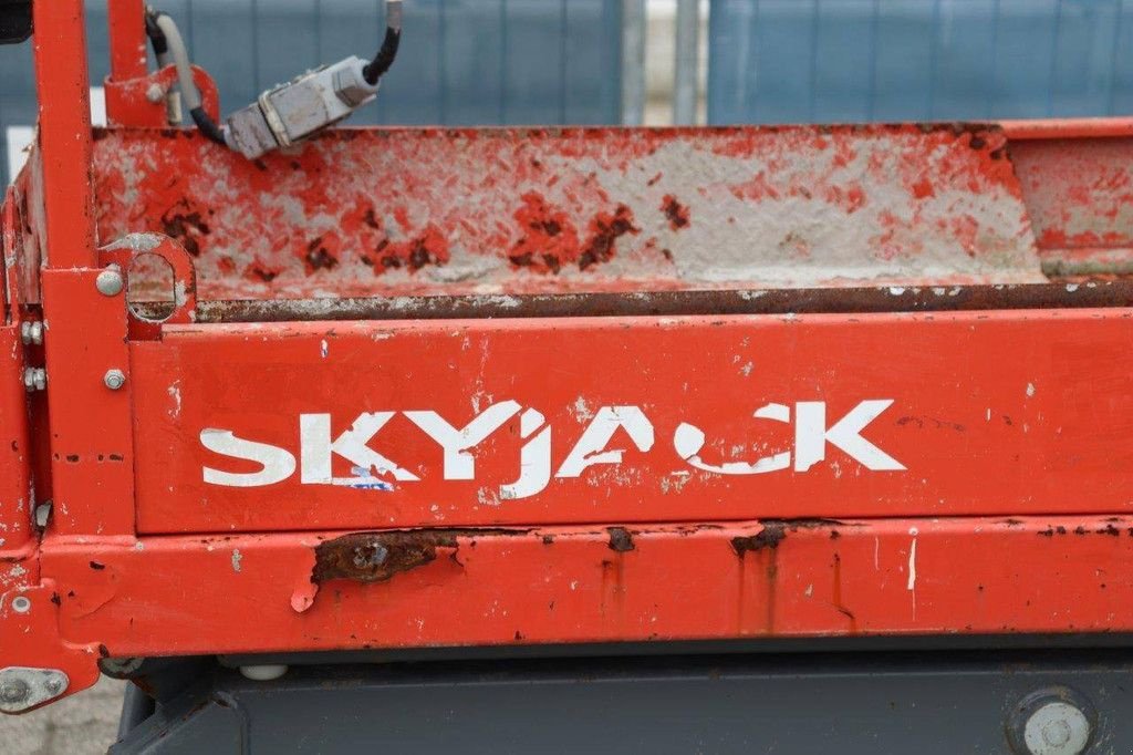 Teleskoparbeitsbühne типа Sonstige Sky Jack SJIII 3219, Gebrauchtmaschine в Antwerpen (Фотография 11)