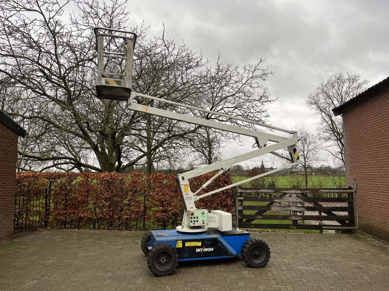 Teleskoparbeitsbühne van het type Sonstige Skyhigh ST100, Gebrauchtmaschine in Buggenum (Foto 11)