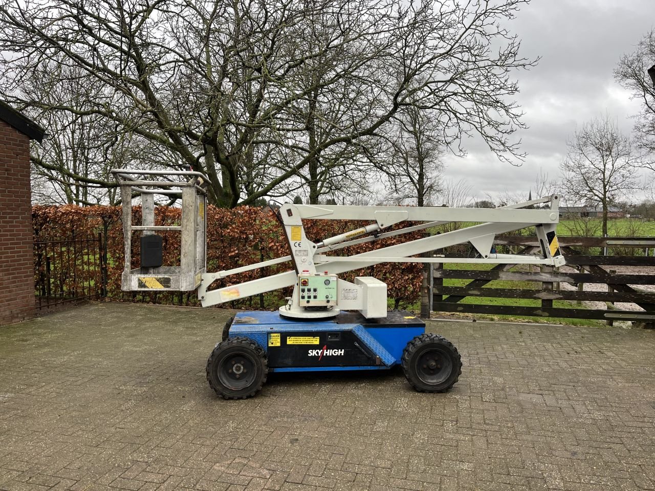 Teleskoparbeitsbühne van het type Sonstige Skyhigh ST100, Gebrauchtmaschine in Buggenum (Foto 1)