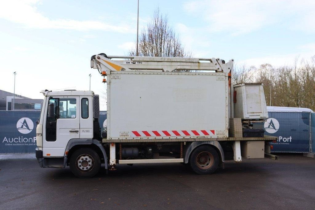 Teleskoparbeitsbühne del tipo Volvo FL180, Gebrauchtmaschine en Antwerpen (Imagen 2)