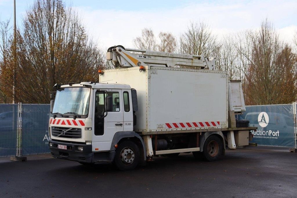 Teleskoparbeitsbühne del tipo Volvo FL180, Gebrauchtmaschine en Antwerpen (Imagen 10)