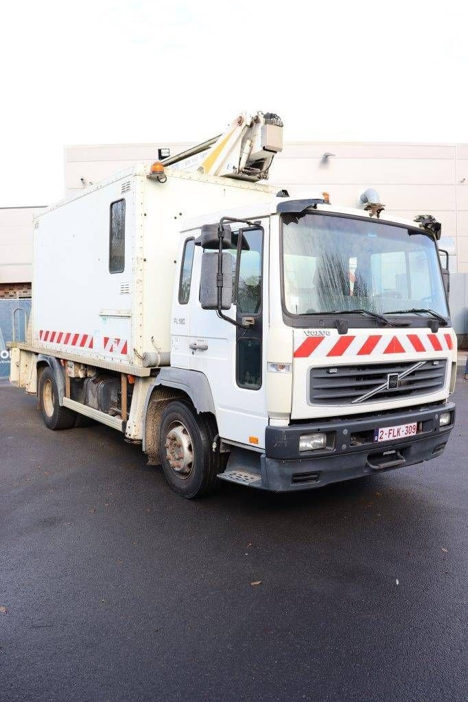 Teleskoparbeitsbühne del tipo Volvo FL180, Gebrauchtmaschine en Antwerpen (Imagen 8)