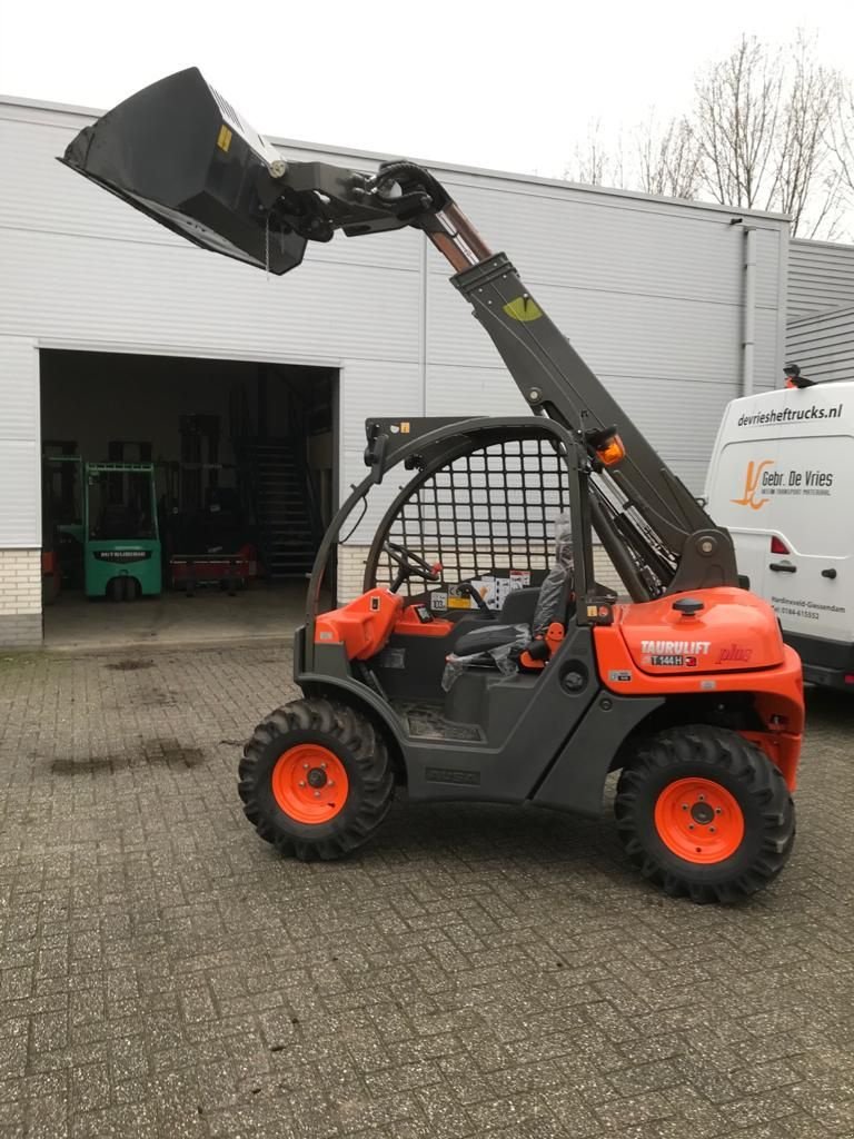 Teleskoplader tipa Ausa T144H, Gebrauchtmaschine u Hardinxveld-Giessendam (Slika 1)