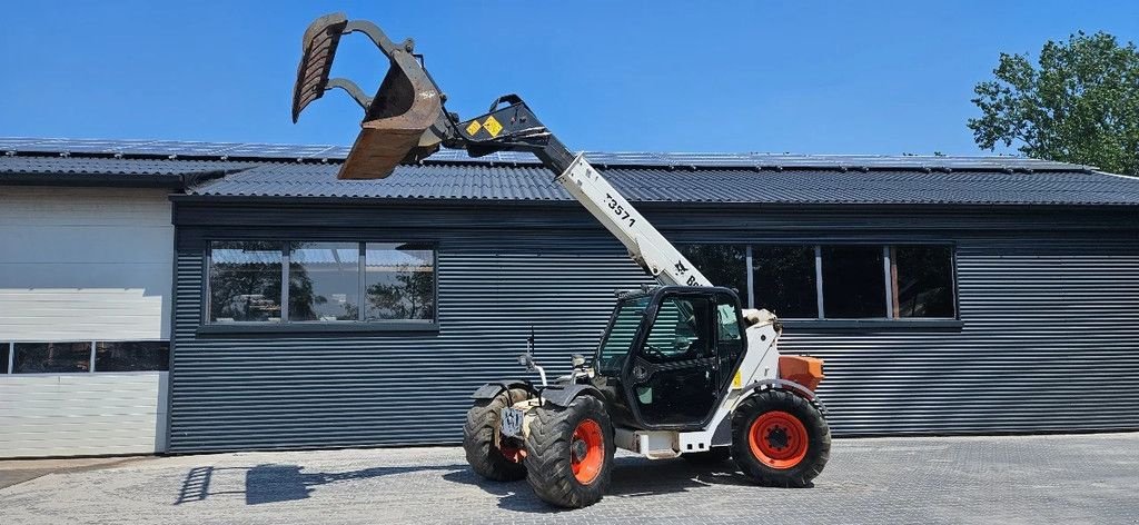 Teleskoplader типа Bobcat 3571 T incl. Pelikaanbak, Gebrauchtmaschine в Scharsterbrug (Фотография 1)