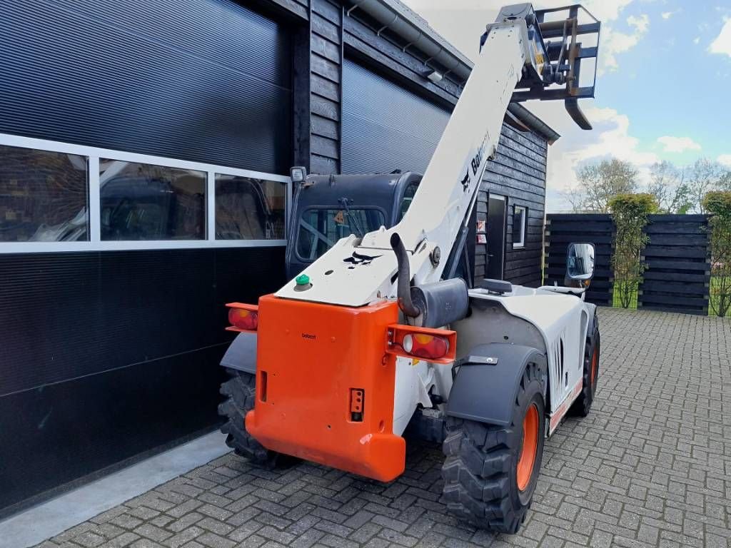 Teleskoplader typu Bobcat T 2250 verreiker met vorken, Gebrauchtmaschine v Ederveen (Obrázok 4)