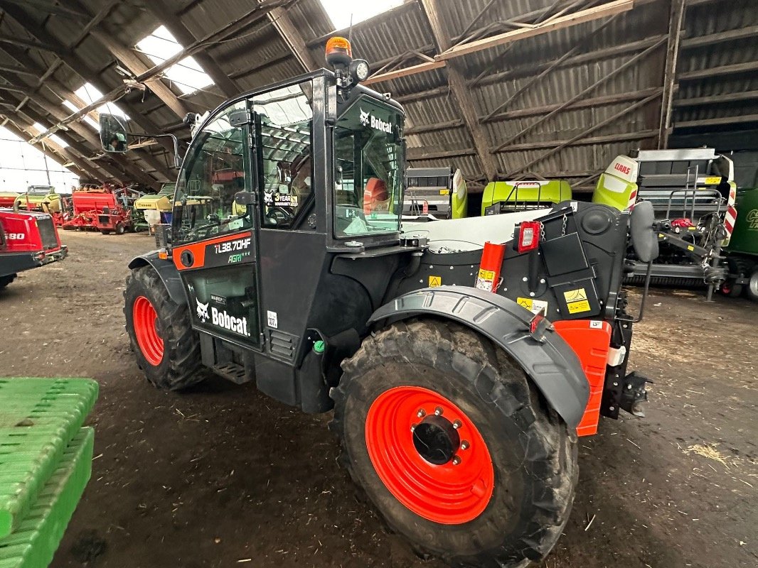 Teleskoplader des Typs Bobcat TL 38.70 HF AGRI, Gebrauchtmaschine in Liebenwalde (Bild 2)