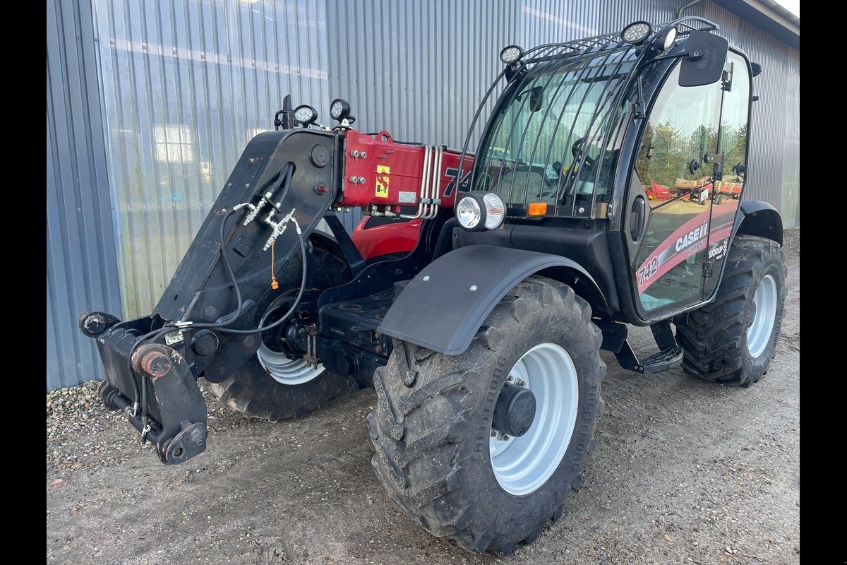 Teleskoplader типа Case IH 742, Gebrauchtmaschine в Viborg (Фотография 3)