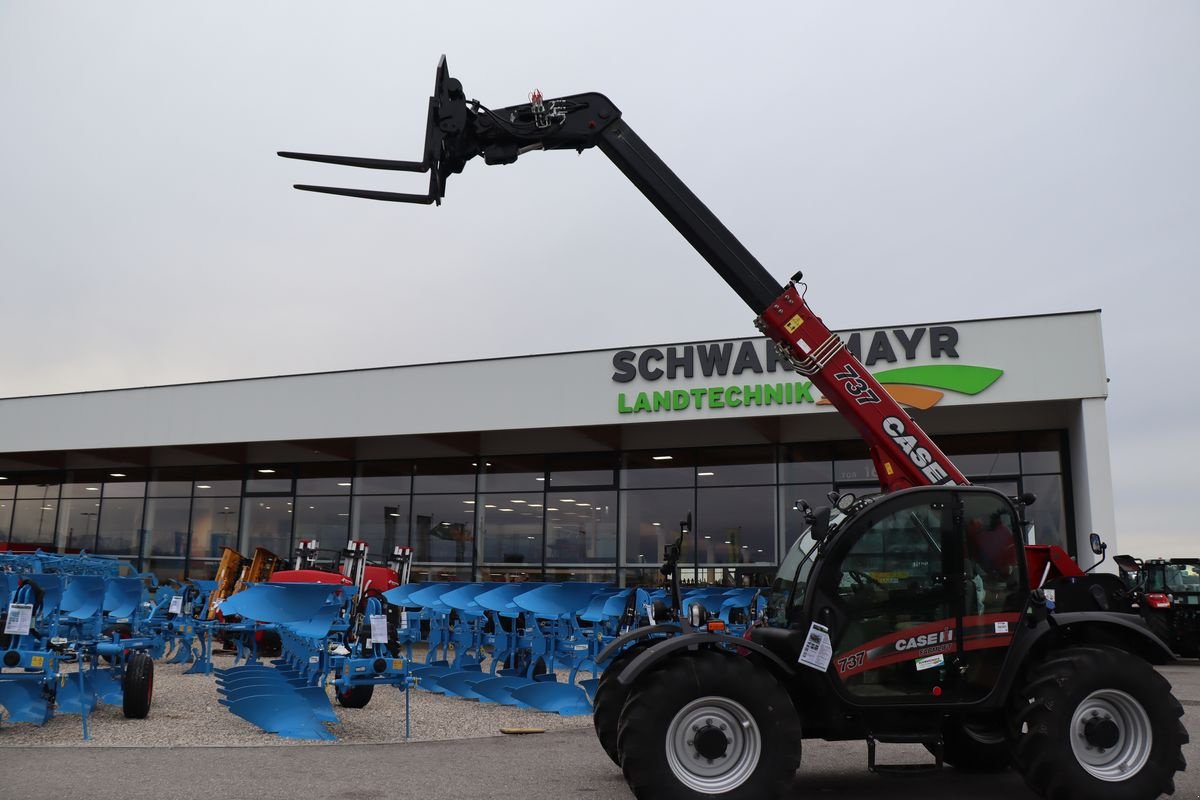 Teleskoplader of the type Case IH Farmlift 737, Vorführmaschine in Schlitters (Picture 16)