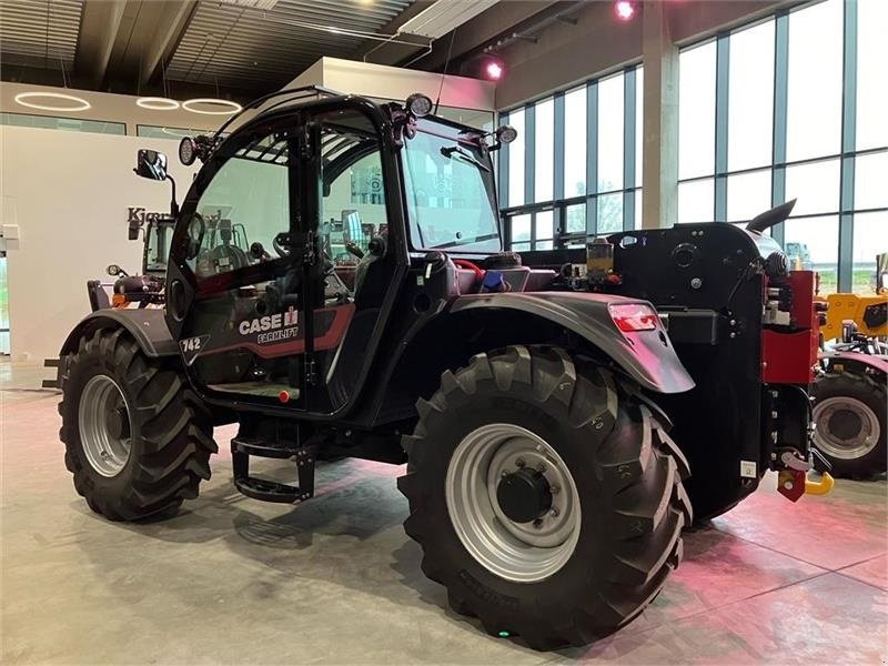 Teleskoplader des Typs Case IH FARMLIFT 742 Ny model omg. levering, Gebrauchtmaschine in Aalborg SV (Bild 3)