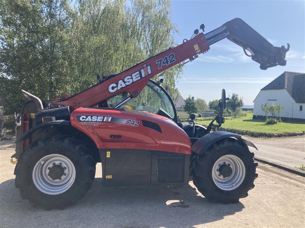 Teleskoplader du type Case IH FARMLIFT 742, Gebrauchtmaschine en Glamsbjerg (Photo 2)