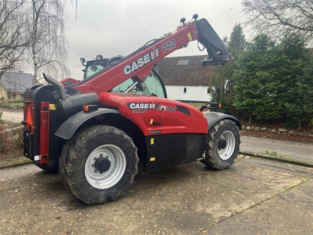 Teleskoplader от тип Case IH FARMLIFT 742, Gebrauchtmaschine в Glamsbjerg (Снимка 3)