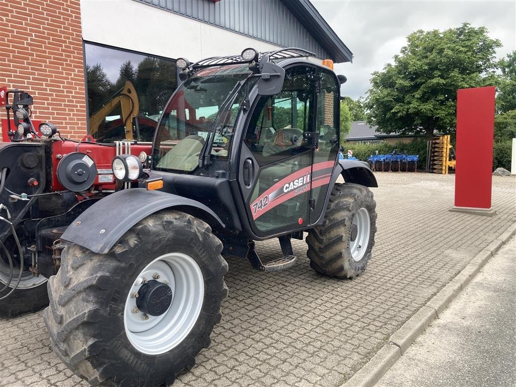 Teleskoplader des Typs Case IH FARMLIFT 742, Gebrauchtmaschine in Bredsten (Bild 2)