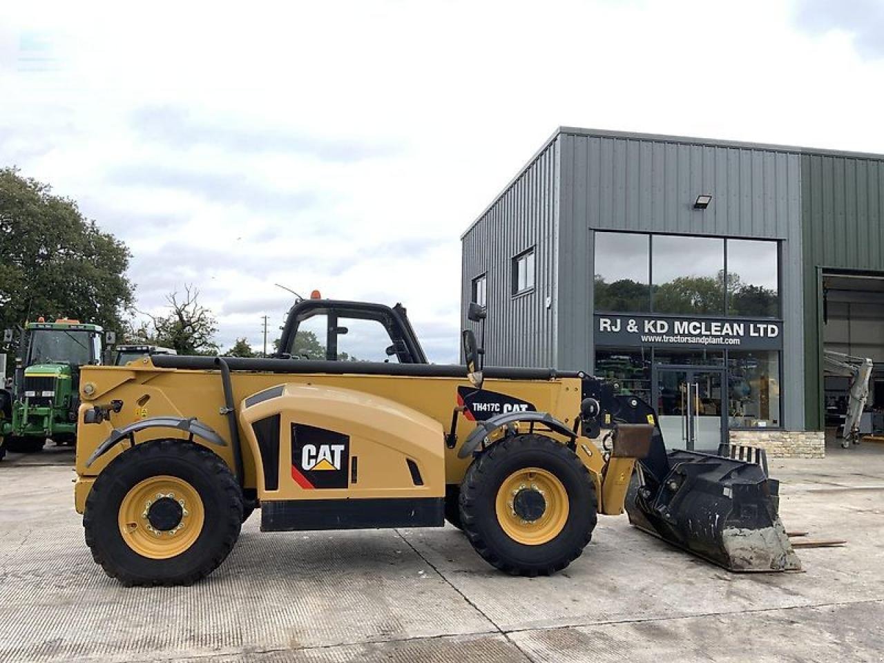 Teleskoplader типа Caterpillar cat th417c gc telehandler (st19387), Gebrauchtmaschine в SHAFTESBURY (Фотография 2)