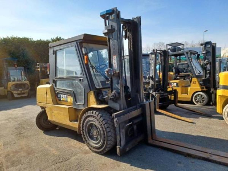 Teleskoplader van het type Caterpillar DP50K2, Gebrauchtmaschine in senlis (Foto 1)