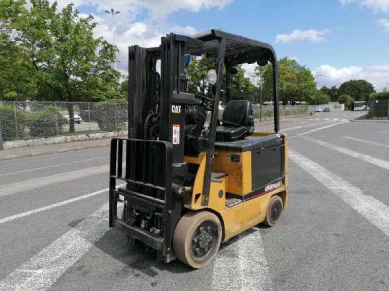 Teleskoplader van het type Caterpillar EC25N, Gebrauchtmaschine in senlis (Foto 1)