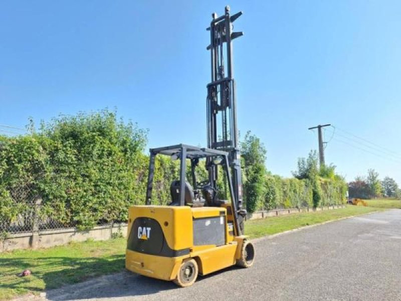 Teleskoplader of the type Caterpillar EC55N, Gebrauchtmaschine in senlis (Picture 9)