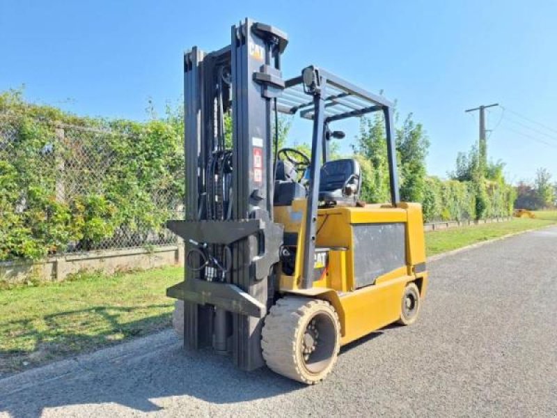 Teleskoplader del tipo Caterpillar EC55N, Gebrauchtmaschine en senlis (Imagen 1)