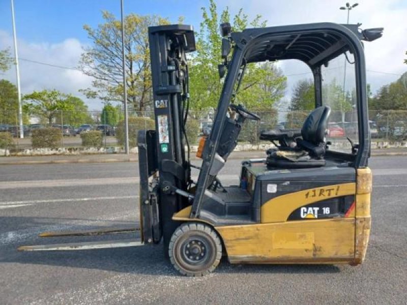 Teleskoplader typu Caterpillar EP16NT, Gebrauchtmaschine v senlis (Obrázok 4)