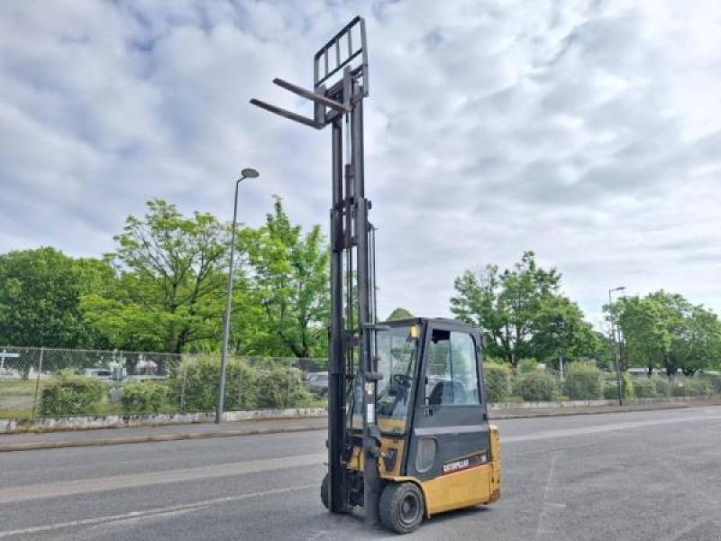 Teleskoplader del tipo Caterpillar EP20KT, Gebrauchtmaschine en senlis (Imagen 3)