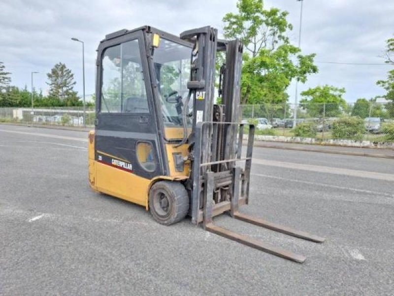 Teleskoplader del tipo Caterpillar EP20KT, Gebrauchtmaschine en senlis (Imagen 2)